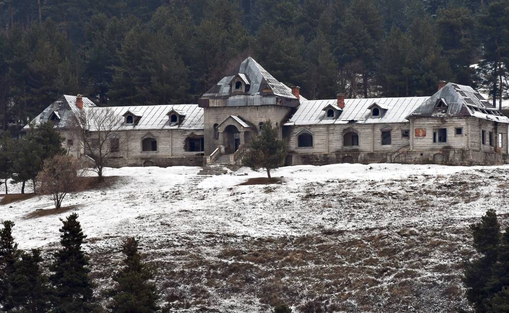 Bahar geldi ama kar yağışı bitmedi! Nisan ayında her yer beyaza büründü 2